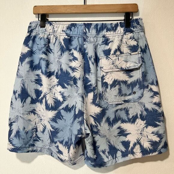 Seersucker Stretch Volleys Swim Short in DENIM VINTAGE SUMMER - Picture 2 of 9